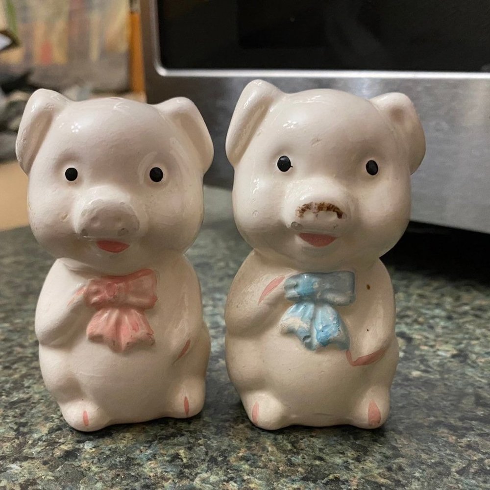 Mr Mrs Pig Salt pepper Blue &‎ Pink Bows